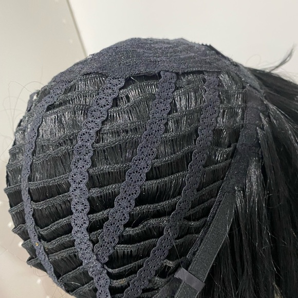 Synthetic heat resistant full wig. NWT Color: #1 (Black) - Picture 10 of 10
